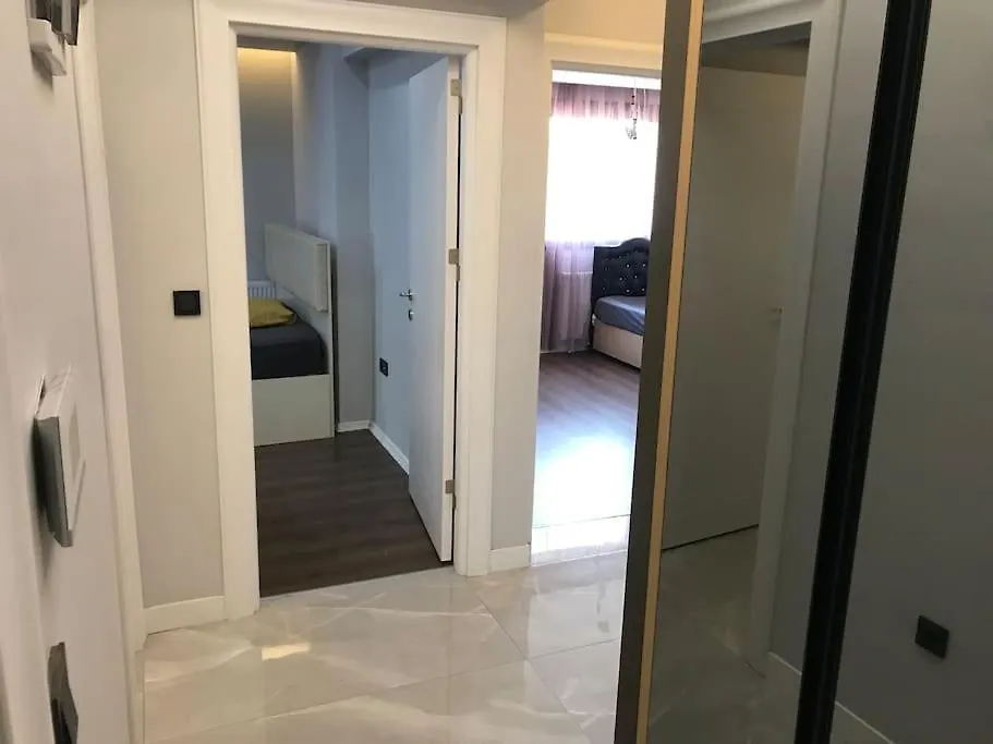 Ulasim Kolayligi Saglayan, Kiralik Oda Smirne Appartamento