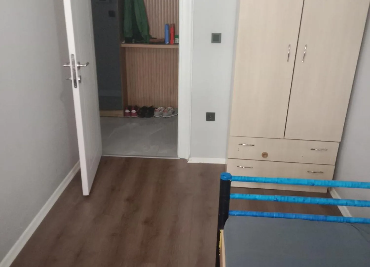 Ulasim Kolayligi Saglayan, Kiralik Oda Smirne 0*,